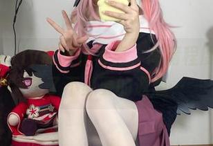 白栎Shirly的女仆写真，高清程度让我产生了不必要的遐想…