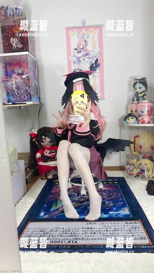 白栎Shirly的女仆写真，高清程度让我产生了不必要的遐想…