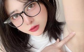 套图时间到：眼酱大魔王w在纯白的轻轻柔柔间游走