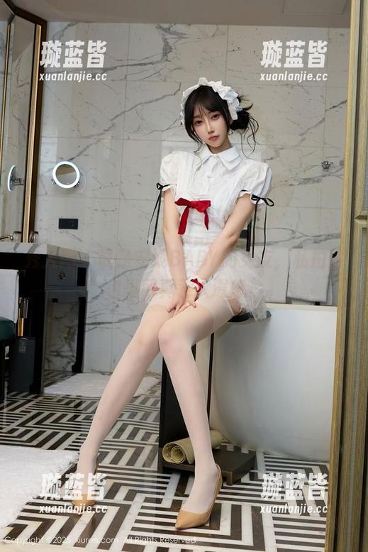 秀人网 - 说是安妮BABY的女友，私拍图包里可真惹人遐想。