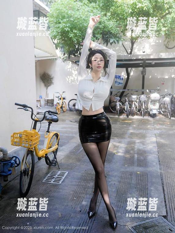 秀人网 - 照片中的安然儿，纯白透成了你的偶像，哼！