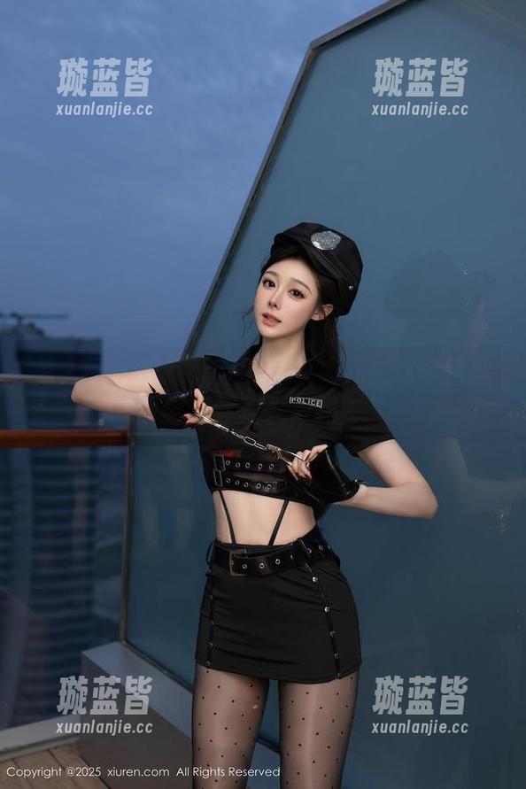 秀人网 - 节操无存的小果冻儿：这个蕾丝全套你们会爱吗？