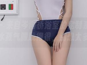 秀人网 – 来自岑雨桥浴室的定制系列图片，水蒸气朦胧得很，别想太多哦
