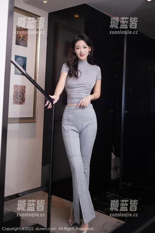 秀人网 - 当果果Nikki在泳池边，整个图集都散发着‘躺平’的气息，全套耍得不亦乐乎！