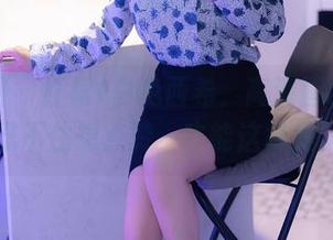 秀人网 – 红裙+白兔西希，高清画面让人忍不住想点赞，咋能这样美？