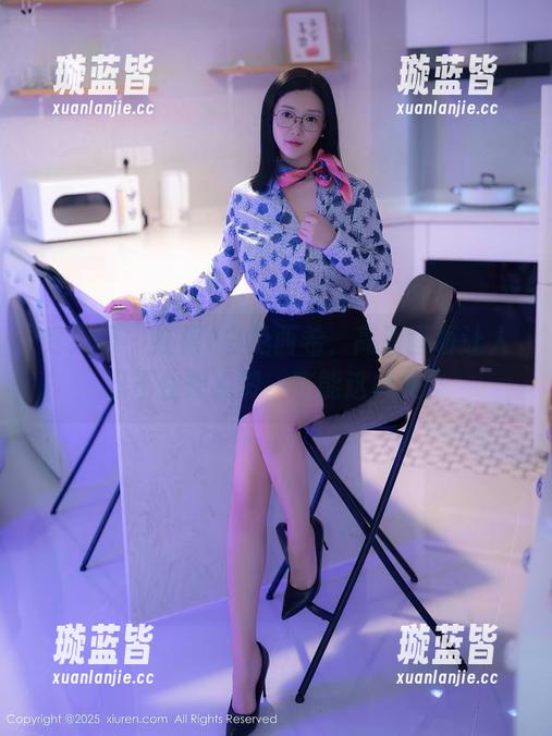 秀人网 - 红裙+白兔西希，高清画面让人忍不住想点赞，咋能这样美？