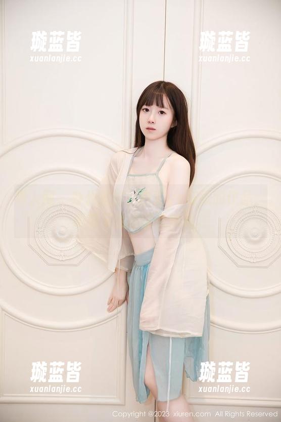 秀人网 - 办公室里，白芷yy在线的作品，明亮又偷偷带点挑逗。