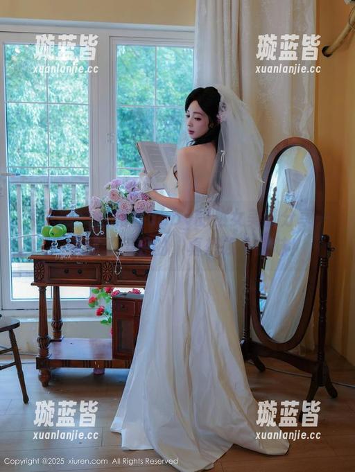 秀人网 - 白茹雪abby的熟女美腿分享——看惯了年轻的，真想换个口味！