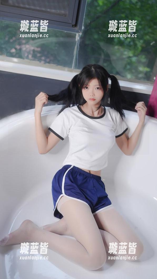紧急企划 - 小恩的校服写真，最新资源，别再说校服不过时好嘛？
