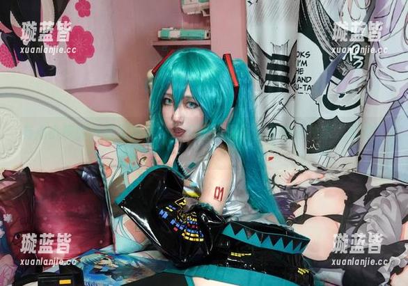 有点小撩的白丝写真集，绞肉姬想跟你分享她的独家“秘籍”。