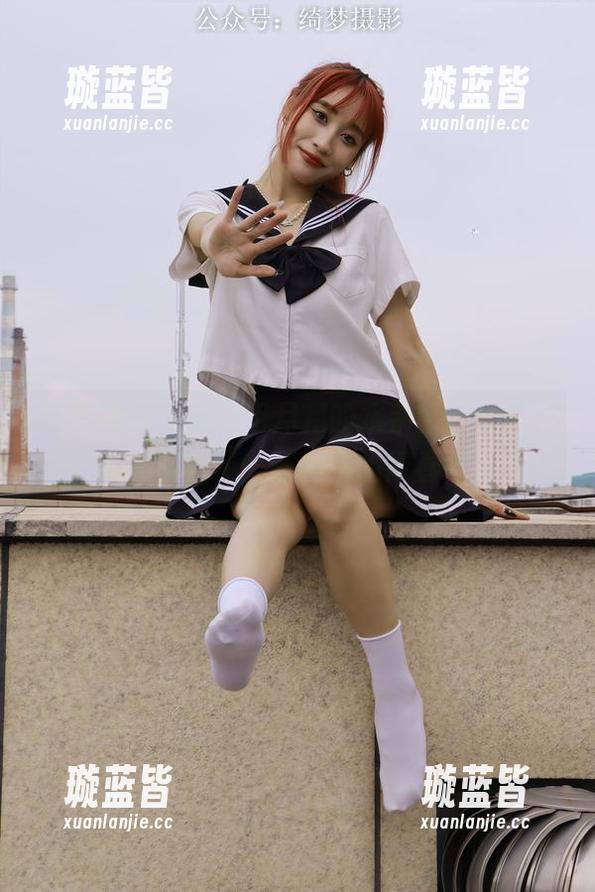 绮梦摄影 - 在这组月月的水手服照片里，我嗅到了一丝神秘的青春味