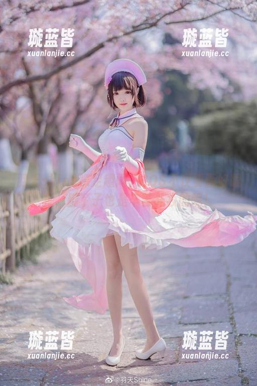 羽天shine裸足趣闻：COS不仅要画好眼妆，脚丫子也是辛苦补妆的呢！