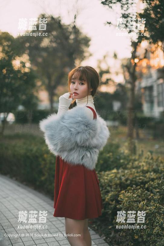 菠萝社 - 有新鲜事儿！柳侑绮又来了，她的写真套图更新频频，你们在聊啥呢？