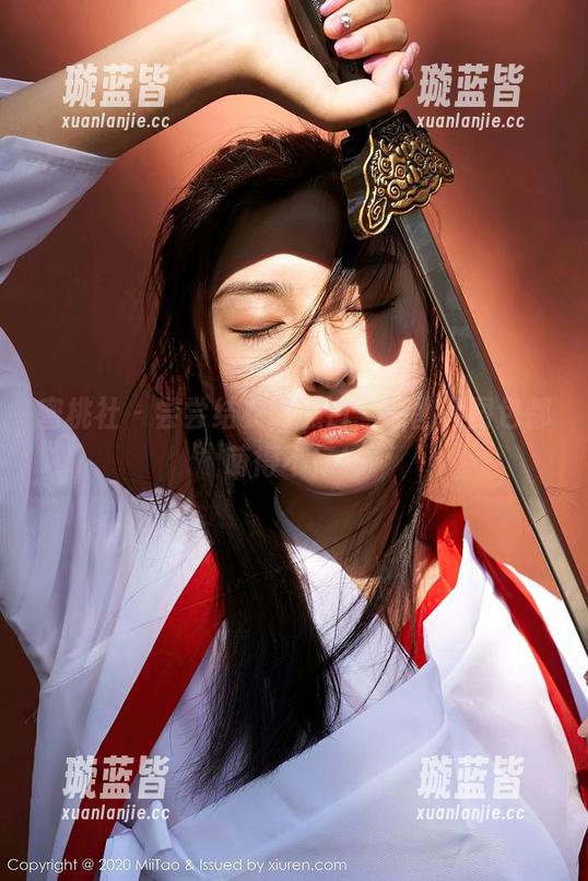蜜桃社-结衣 蜜桃社 - 尝尝结衣的黑白,原图和图包都萌得不行!