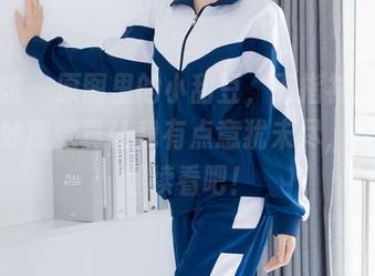 袜啵啵 – 原图里的小甜豆，五指袜搭黑丝，微妙感觉真让我有点意犹未尽，哈哈，继续看吧！