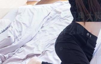 袜啵啵 – 资源分享：稚予黑色大腿棉袜合集，看过之后你就明白什么叫‘袜’念不可及了。