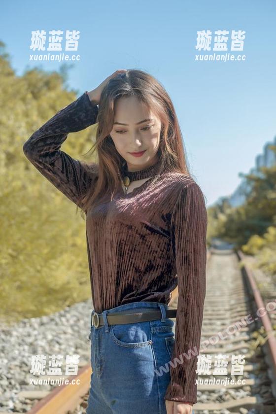 轰趴猫 - 追光者可乐Vicky，天使写真里的若隐若现