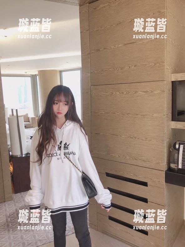 过期米线线喵 图包里的过期米线线喵:棉袜与美图之间的微妙关系。