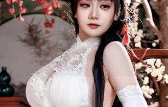不舍得浪费，这样的原图必须变成壁纸，阿雪雪你真会选学妹！
