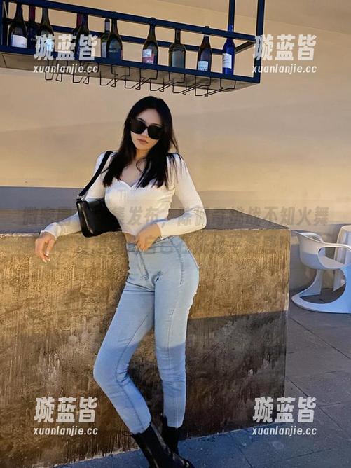 微密圈 - 图集发布，陈佩奇挑战不知火舞，没想到是自己在挑战平衡感！