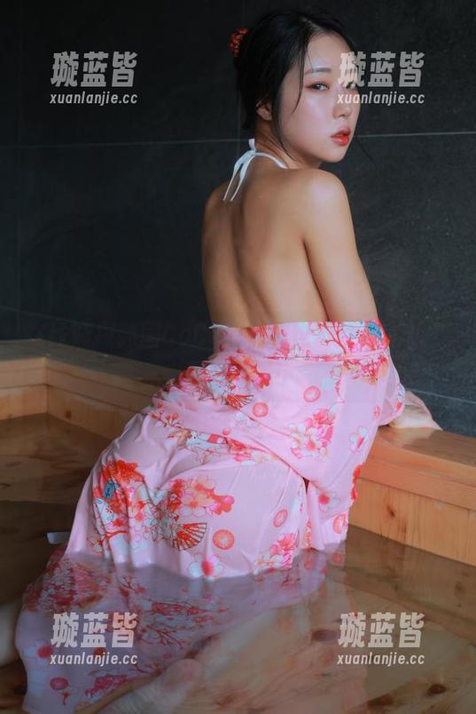 在线窥探韩国CoCo的毛衣世界，图片太美不敢直视！