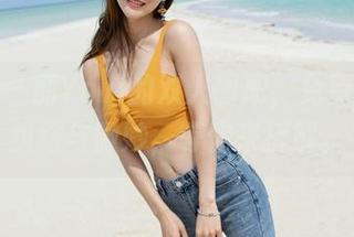 魅妍社 – 丽Yovi的双人图册，免费提供的纠结与微妙，等你来拆解。