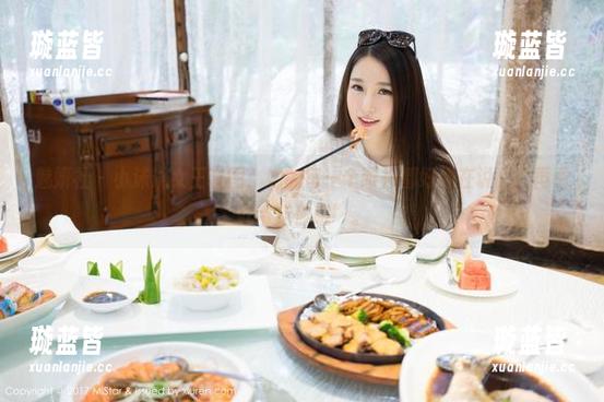魅妍社 - 小沫琳女王套图：她的每一个眼神都好像在说，“再看就带走你哦”。