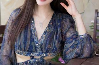 魅妍社 – 高清图包：易阳Silvia白裙成绝美风景，这画面我可以看一百遍！